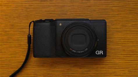 RICOH GR 2 REVIEW - YouTube