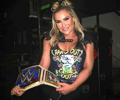 Natalya Neidhart Biography - Facts, Childhood, Family Life & Achievements