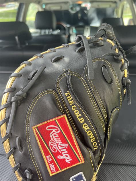 Catcher's 33.5" Heart of the Hide Baseball Glove | SidelineSwap