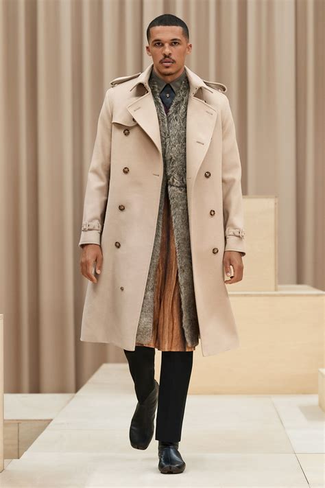 Burberry News, Collections, Fashion Shows, Fashion Week Reviews, and ...