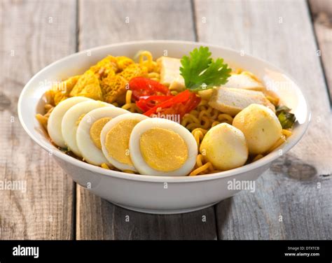 instant curry laksa noodle , singaporean style Stock Photo - Alamy