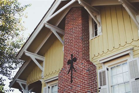 Eave Vs. Soffit: Differences & How They Work Together