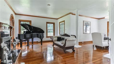 Beyonce's childhood home for sale in Houston | khou.com