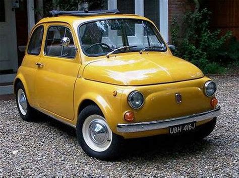 Photo Fiat 500 Vintage, Vintage Cars, Yellow Car, Mellow Yellow, Mustard Yellow, Automobile ...