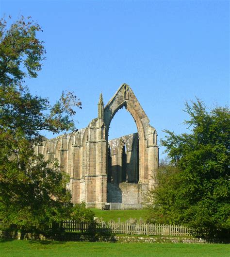 Moors and More: Bolton Abbey: the Priory ruins