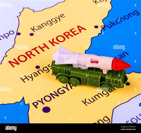 Nuclear weapon states map hi-res stock photography and images - Alamy