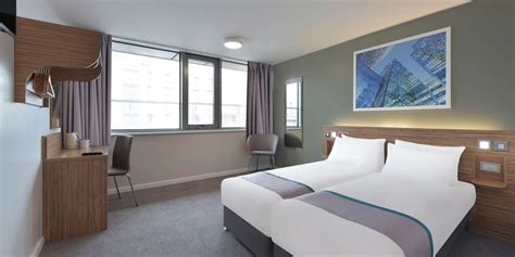 Travelodge London Waterloo Hotel (London): What to Know BEFORE You Bring Your Family