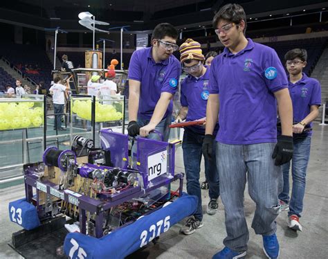 Slideshow: FIRST Robotics Competition - GCU Today