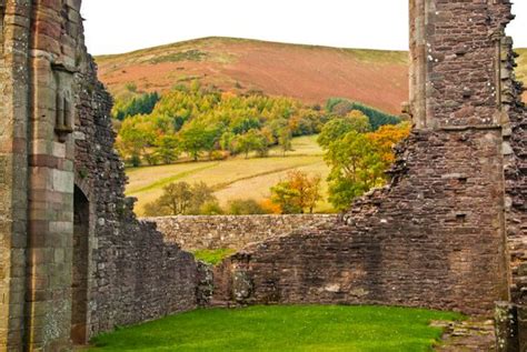 Llanthony Priory, History & Photos | Historic Wales Guide