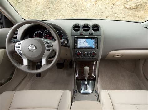 NISSAN ALTIMA - nissan-altima_interior_1.jpg