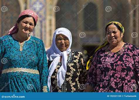 Local Women in Samarkand, Uzbekistan Editorial Stock Image - Image of ...