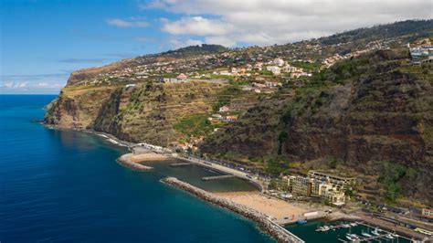 CALHETA BEACH MADEIRA - The Complete Guide