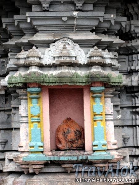 TravAlok: Narayaneshwar Temple At Narayanpur Near Pune.