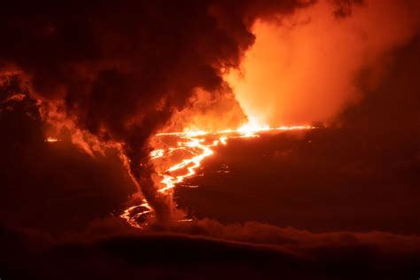 Photos: Mauna Loa volcano erupts in Hawaii | CNN