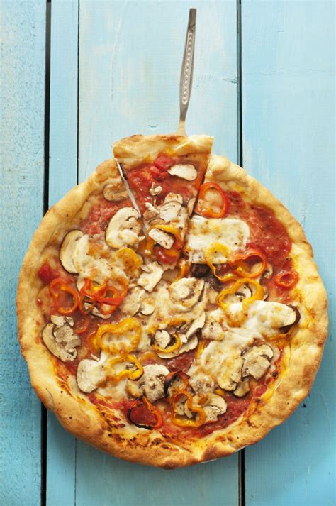 Vegetarian Pizza recipe | Eat Smarter USA