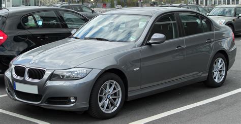 File:BMW 320i (E90) Facelift front 20100410.jpg - Wikipedia