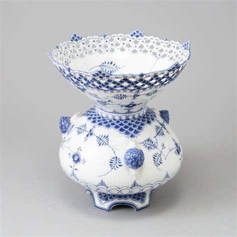 Royal Copenhagen. A large decorative vase, Blue Fluted Full Lace ...