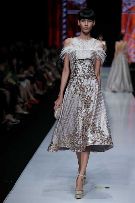 Jakarta Fashion Week 2014: Ivan Gunawan | FashionWindows Network