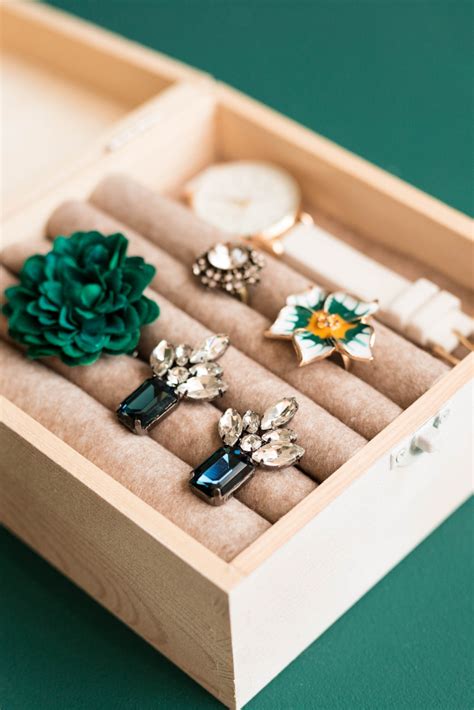 Make your own Jewellery Box! | Schmuckaufbewahrung, Uhren selber machen, Schmuck