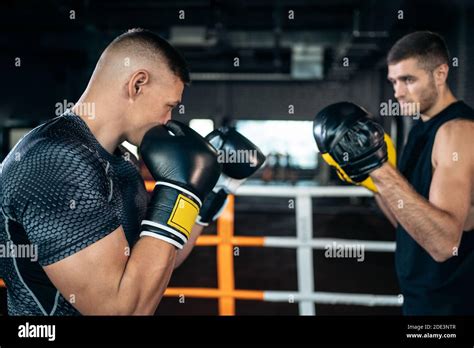 Boxers sparring hi-res stock photography and images - Alamy