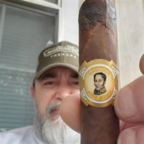 The Bolivar Cofradia is Phenomenal #CigarWorldTastingLab | Cigar Reviews | Cigar World