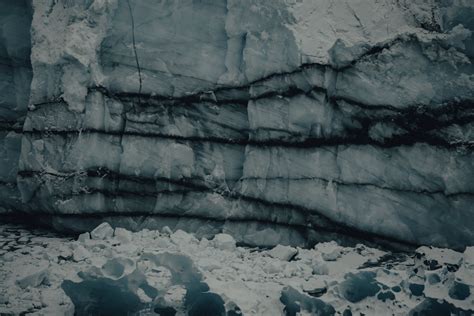 An Igloo on a Snowy Land · Free Stock Photo