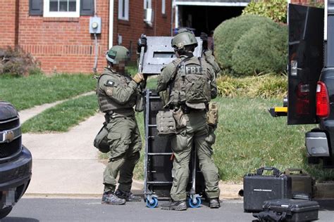 FBI SWAT Team Trains in Waverly Hills | ARLnow.com