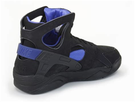 20 Years Of Nike Basketball Design: Air Flight Huarache (1992) - SneakerNews.com