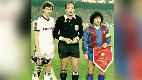 1983 - FC Barcelona 10 Diego... w Muzeum Piłki Nożnej w MyViMu.com