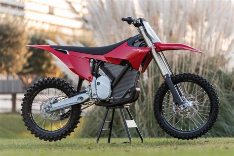 NEW 80-HORSEPOWER ELECTRIC MX BIKE: STARK VARG - Dirt Bike Magazine