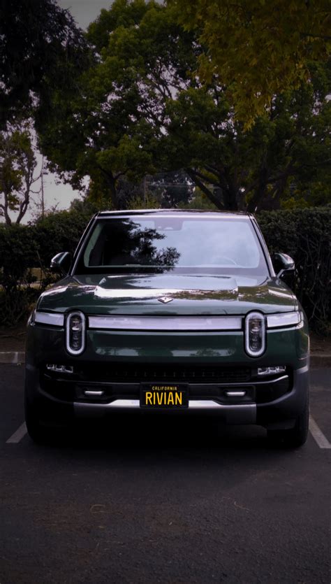 Forest green R1S in it's natural habitat 😂 : r/Rivian