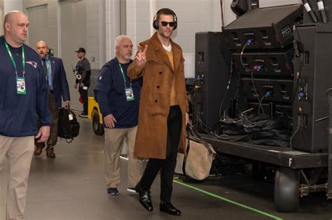 Tom Brady wears $13K outfit to celebrate Super Bowl win