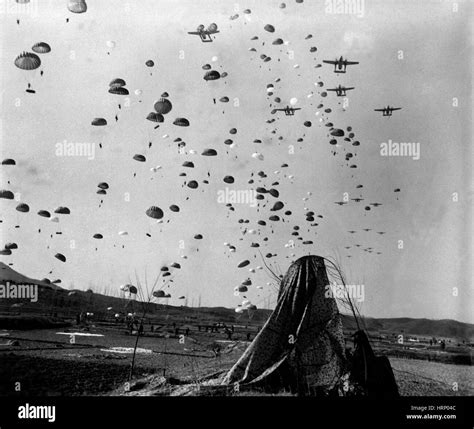 Korean War, Paratroopers, 1951 Stock Photo - Alamy