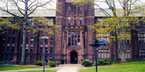 Mount Holyoke's New Transgender Policy Redefines Women's Education