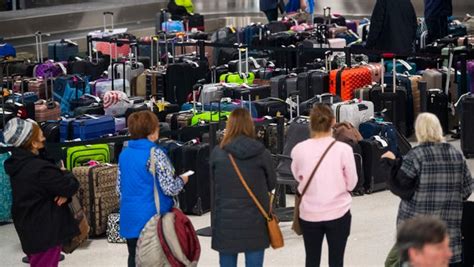 Nashville flight delays, cancellations continue at BNA Tuesday