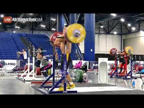 World champion weightlifter Lu Xiaojun training in gold weightlifting ...