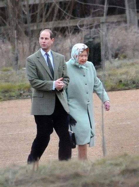 Prince Edward, Earl of Wessex and Queen Elizabeth II | Queen elizabeth ...