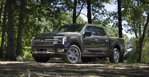 2025 Ford F-150 Interior, Cargo Space & Seating | U.S. News