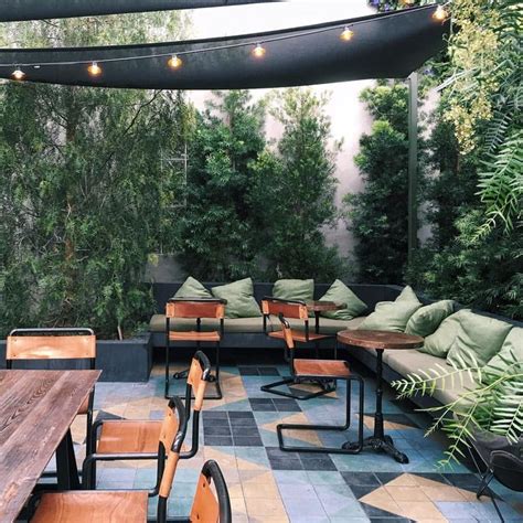 Pin by Alex Rogerson on Future Garden | Outdoor restaurant patio, Cafe ...
