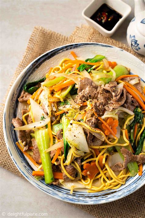 Beef Noodle Stir-fry (Mi Xao Bo) - Delightful Plate