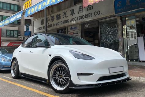 Tesla Model Y White BBS LM Wheel | Wheel Front