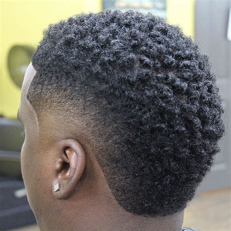 Stylish & neat. Mens Hairstyles Thick Hair, Mens Haircuts Fade, Mohawk ...