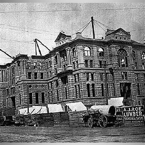 The building of the Tarrant County courthouse in 1895. #fortworth # ...