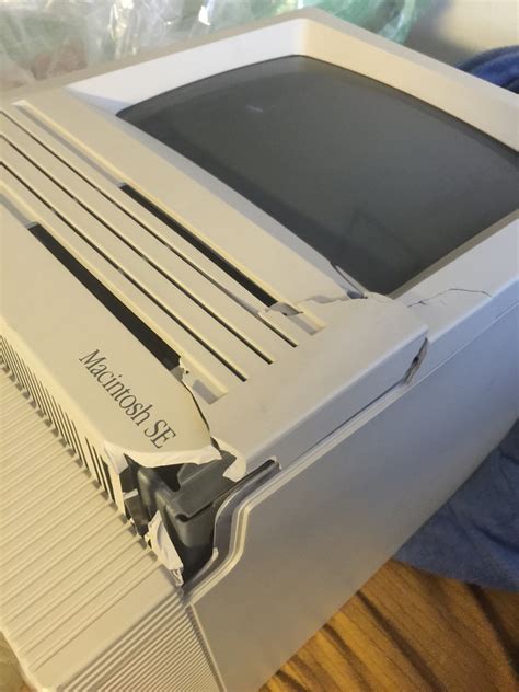 Poor, poor Macintosh SE... | MacRumors Forums