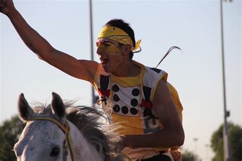 Muckleshoot Tribe hosts season opener for Indian horse races