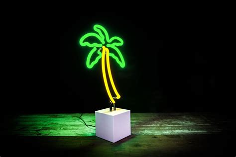 Palm Tree Neon Sign - Neon Mfg.