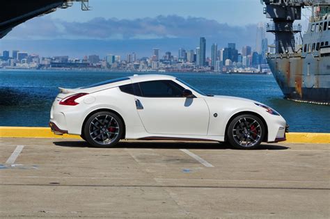 Nissan 350z vs Nissan 370z: Know the Difference