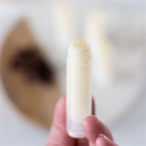 Chocolate Lip Balm Recipe: Dessert-Worthy