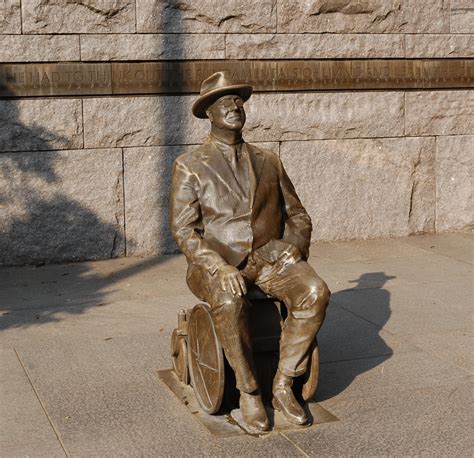 FDR Memorial Statue - Wheelchair - Periodic Presidents