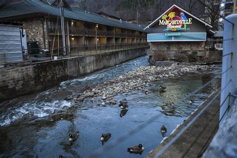 Gatlinburg, Smoky Mountains under severe flood warning Tuesday